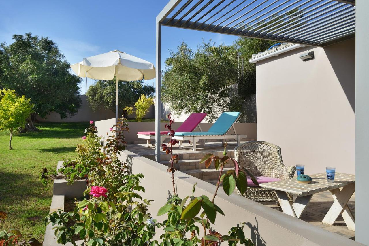 Alexandra'S Garden Houses Stalos Exterior photo