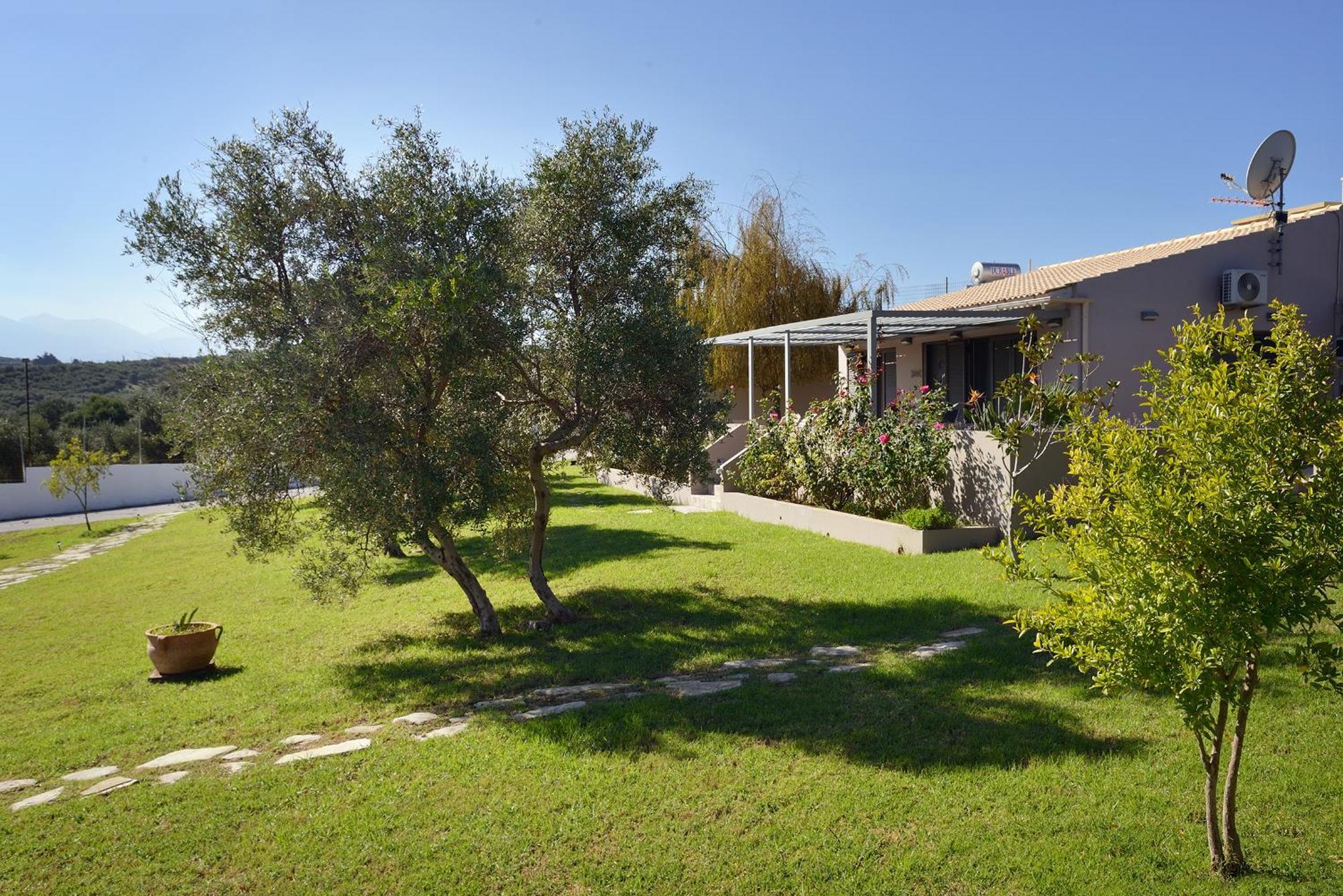Alexandra'S Garden Houses Stalos Exterior photo