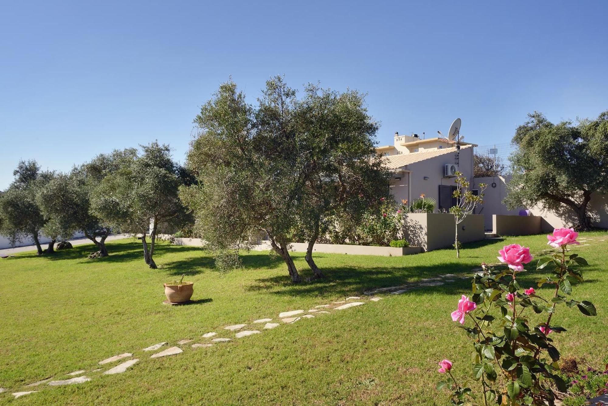 Alexandra'S Garden Houses Stalos Exterior photo